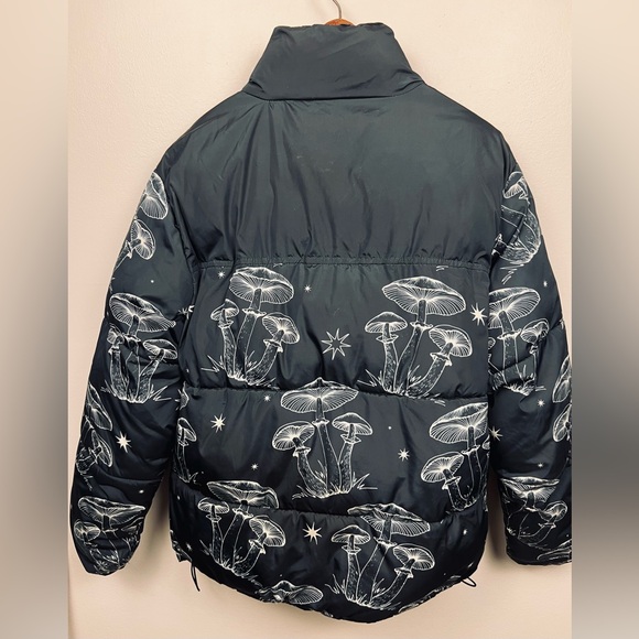 Mushroom Print Puffer Jacket · Black · Forever 21 · Men’s Size M - Picture 5 of 16